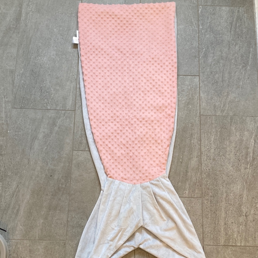 Mermaid Throw - Picture 3 of 4